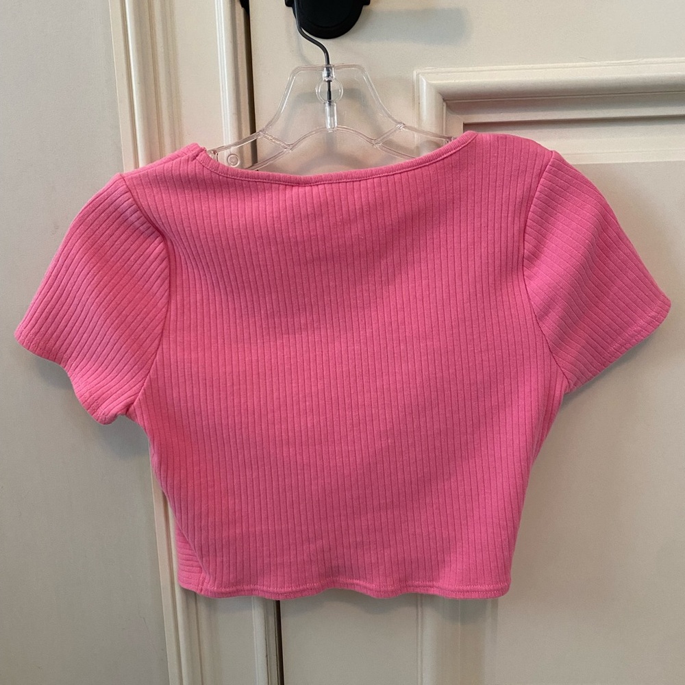 Hot pink pacsun twisted crop top with cutout, paccares crawfish twisted t-shirt - Picture 3 of 4